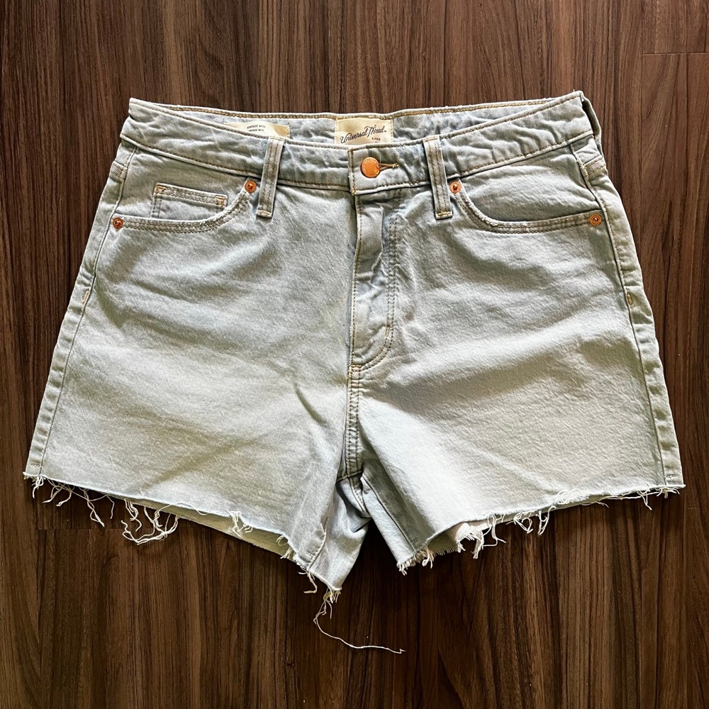 Universal Thread Vintage‎ Midi Short High-Rise Raw Hem Light Wash size 29